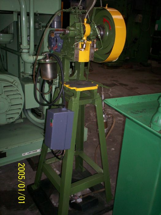 TROQUELADORA 3 TONS.